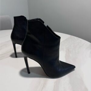 Aldo Black Pointed Toe High Heel Ankle Booties
